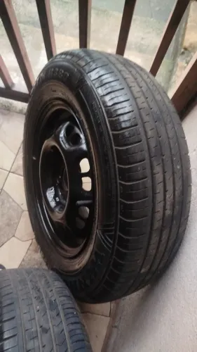 Jogo de rodas com pneus 175/70 r13 original gol bola sem amassados.