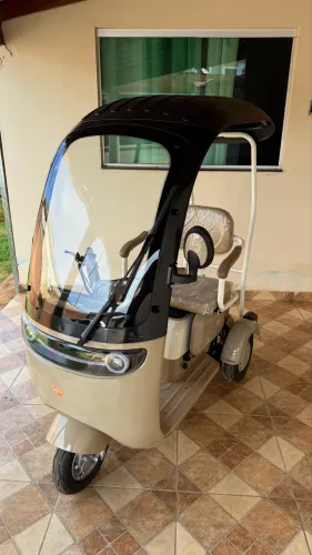 Triciclo elétrico 