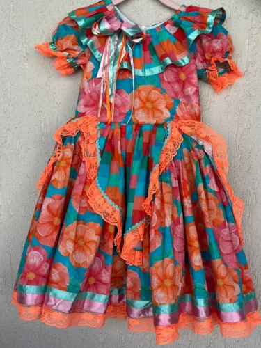 Vestido de Festa Junina LelePetit Tam. 6 anos (Veste até 8 anos)