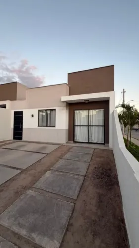 Vendo casa de 2/4 no condomínio Summer house 