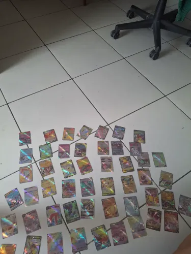 Kit com 50 cartas pokemons brilhantes V vx e ex raras ( NÃO SÃO copag) 