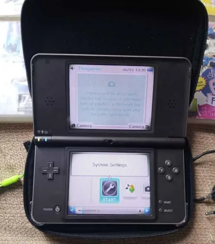 Nintendo DSI XL 