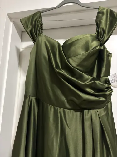 Vestido de festa verde oliva 