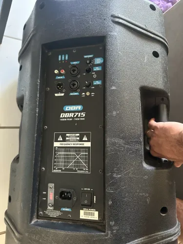 Caixa amplificada profissional