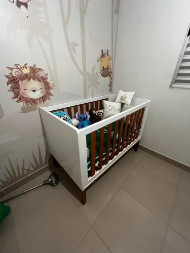 Berço + colchão + Kit Berço + cômoda 