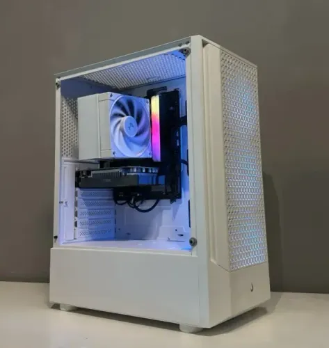 PC GAMER i7 9700 + RTX 3050