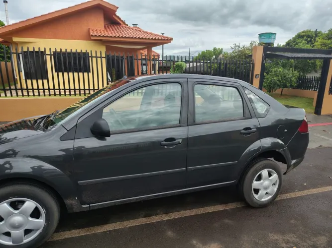 Ford Fiesta Sed. 1.6 8V Flex 4P 2005