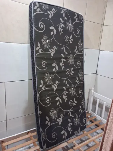 Vendo colchão de solteiro