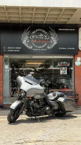 HARLEY DAVIDSON STREET GLIDE 2021 