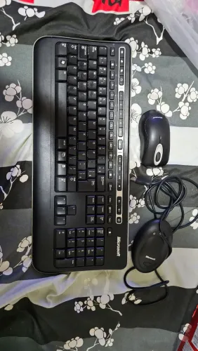 Teclado e mouse sem fio Microsoft 