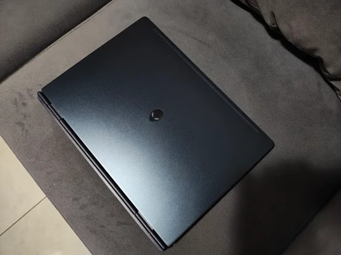 Dell Alienware 16 aurora NVIDIA Rtx 5050 GDDR7 8GB - 32Gb de Memória NVMe M.2 1TB