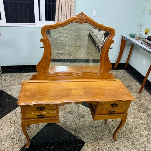 Penteadeira Chipandelle com cadeira
