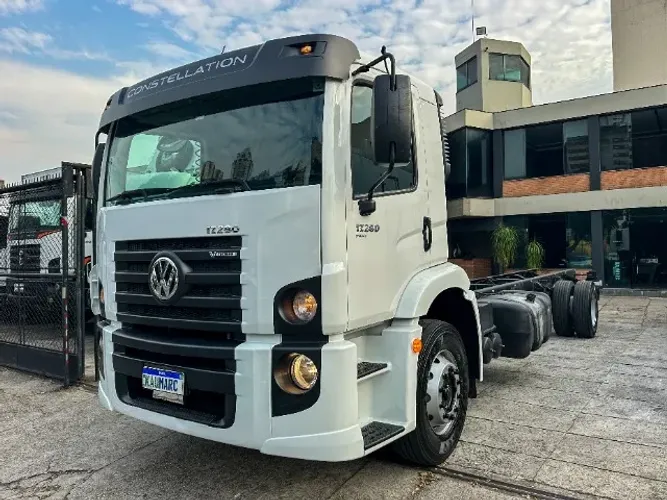 Vw 17-280 Ano 2022 Chassi 4x2 Automatizado Único Dono Financia