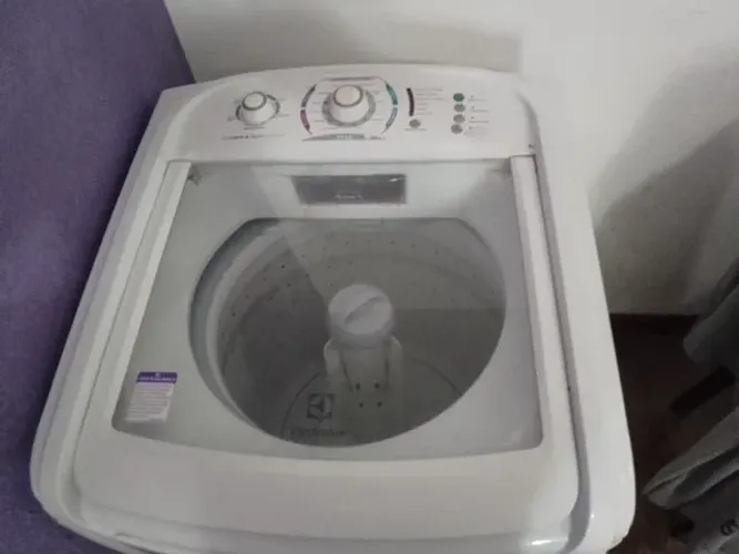 Vende se uma máquina de lavar roupa Electrolux 15 kg