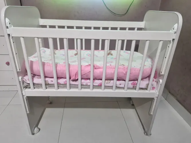 Mini berço com 3 mês de uso