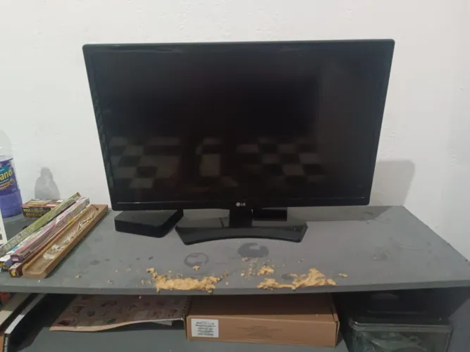 TV Smart 23.6 polegadas 