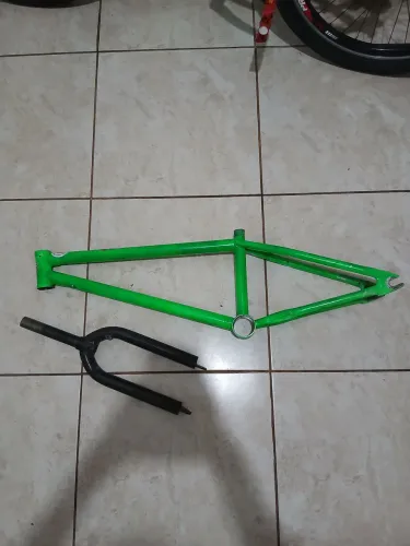 Quadro e garfo aro 20
