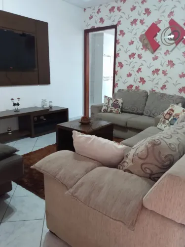 Casa - Parque Interlagos - 3 Dormitórios - 80m² .