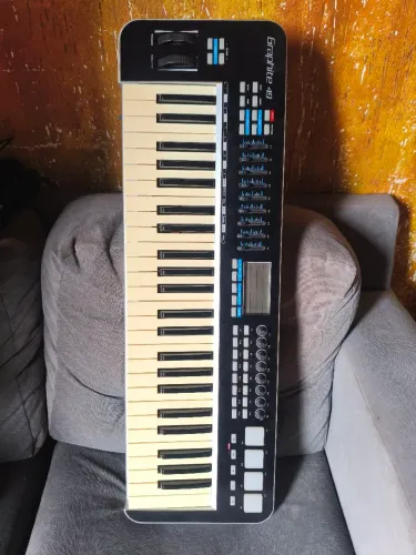 Controlador mid Samzom graphite 49 teclado