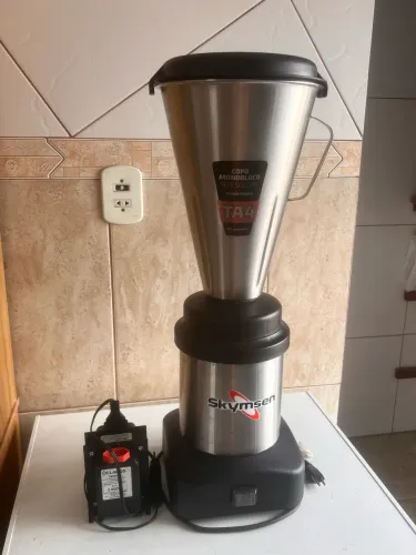 Vendo liquidificador industrial (profissional) 6L skymsen