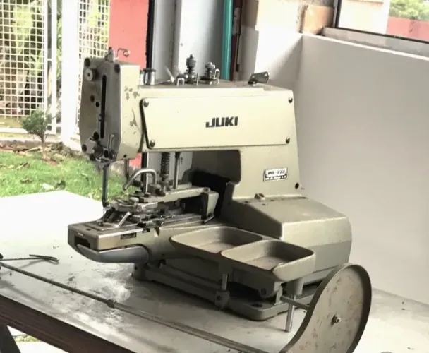 Botoneira industrial Juki MB-372