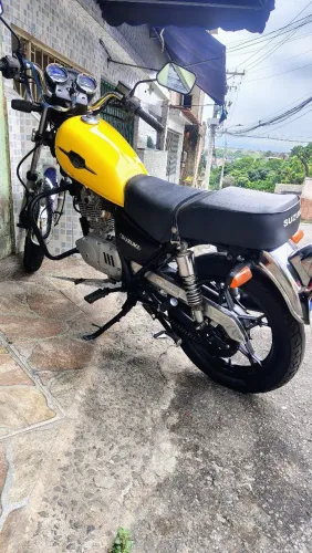 SUZUKI INTRUDER 125