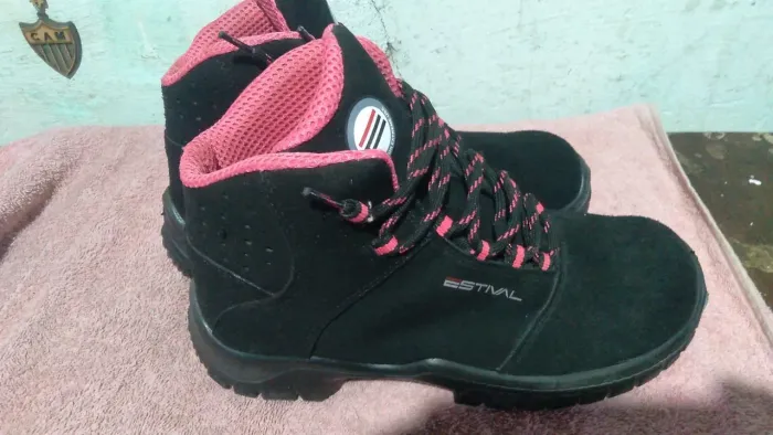 Vende-Se Bota estival feminina