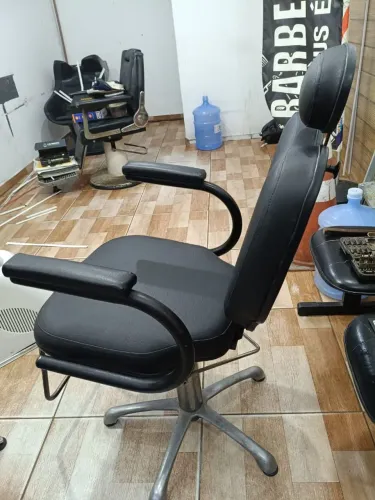 Cadeira pra barbeiro/cabeleleiro