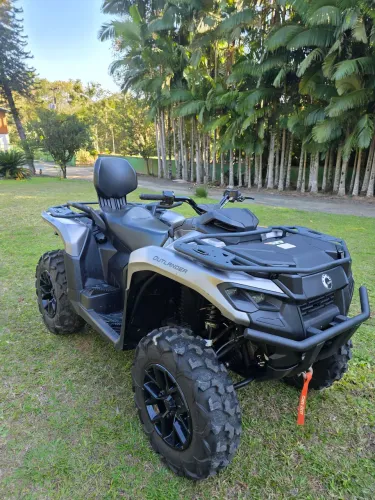 Quadriciclo Can-Am Outlander Max XT 700