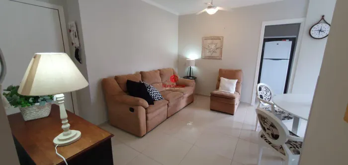 Apartamento de 2 dormitórios disponível para locação anual em Capão da Canoa, bairro Centr