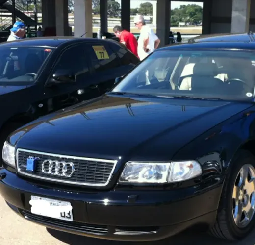 Audi A8 4.2 V8 32V Tiptronic 1998