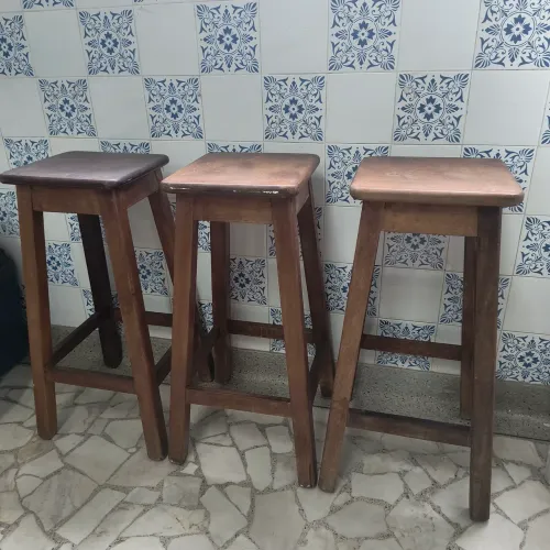 Banqueta de madeira 