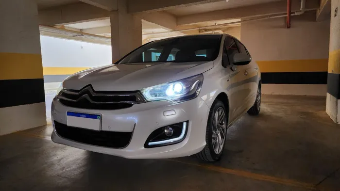 Citroen C4 Lounge Exclusive 1.6 Turbo 4P Aut. 2014
