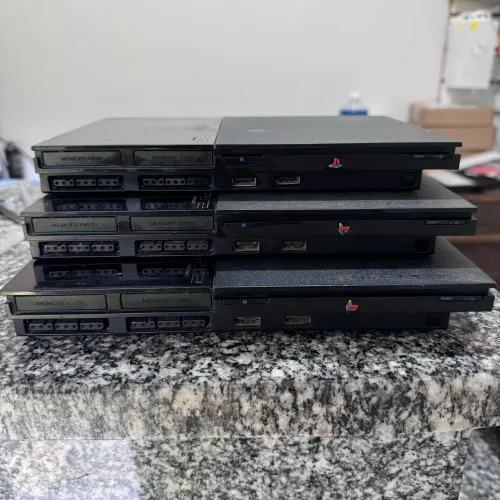 3x PlayStation 2 LEIA
