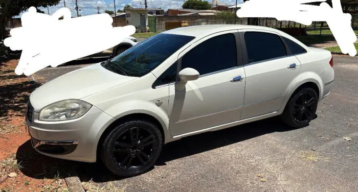Fiat Linea Essence 1.8 Flex 16V 4P 2015