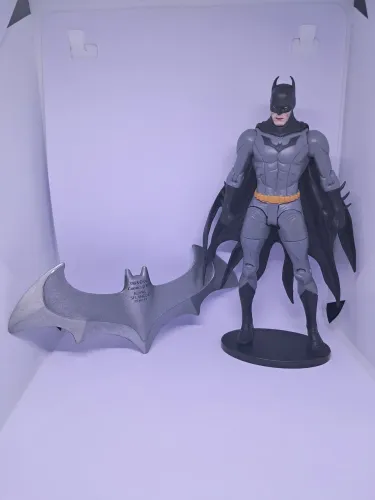 Action Figure Batman 18cm + Batarang 17cm