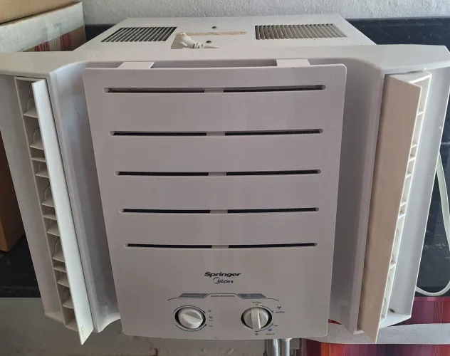 Ar condicionado janela 900 reais, voltagem 220, Springer Midea
