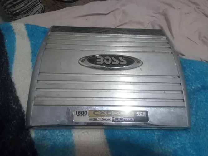 Amplificador automotivo Boss 1600 whatss
