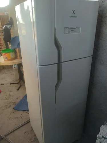 Geladeira frosfree eletrux 
