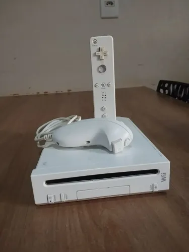 Vendo nintendo wii fonte cabos controles todos originais