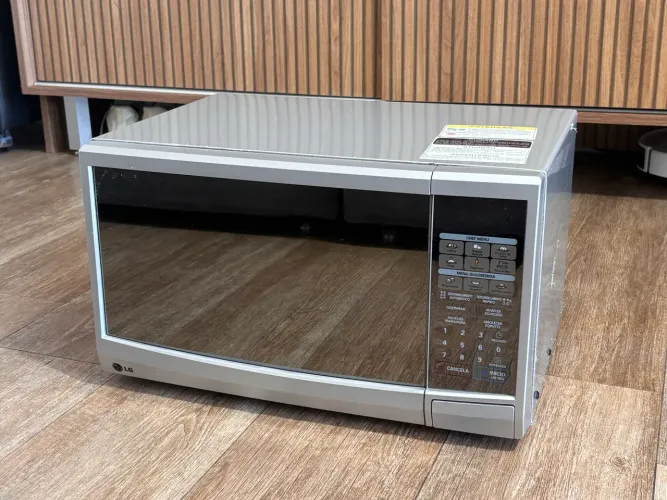 Micro-ondas LG MS2346SS 23L