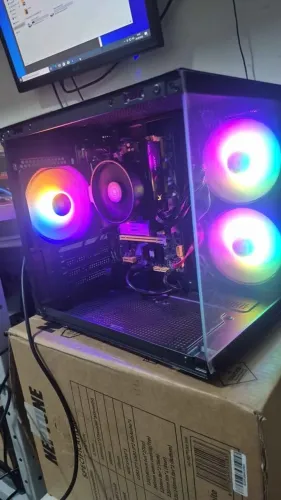 Ryzen 5 4600g 16 de ram ,Nvme 256+ HD de 500 GB gabinete aquario