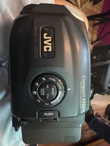 Filmadora JVC Compact VHS (VHS-C) - Retrô Anos 90