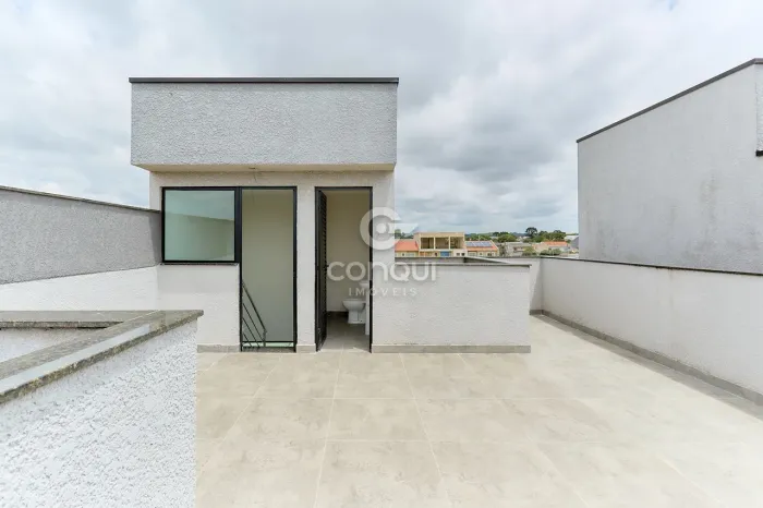 Sobrado em Condomínio à Venda no Uberaba  Curitiba | 3 Quartos (1 Suíte) | Terraço com Chu