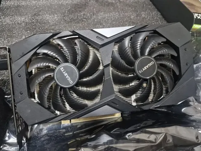 GIGABYTE 1660 SUPER 6GB GDDR6 novinha na caixa e na garantia