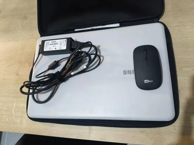 Notebook Samsung i3 7ª Geração 4GB SSD 128g 15,6" + Mouse | R$600