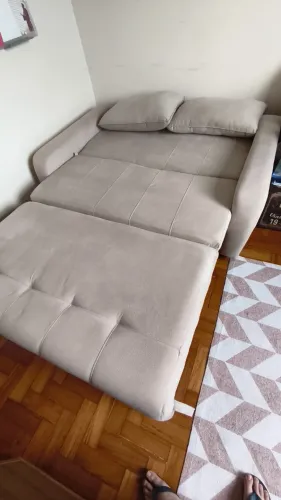 Sofá-cama Amora em bom estado