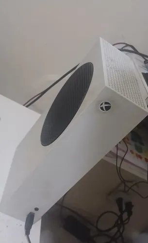 Xbox Series S + Monitor + Mouse (red dragon)