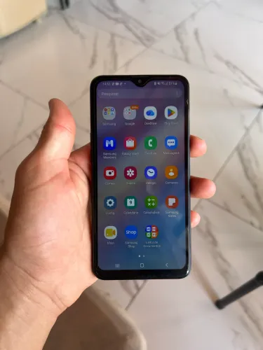 Samsung A10s usado 