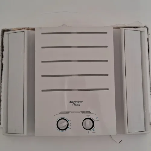 Ar condicionado Springer Midea 7.500 BTUs de janela